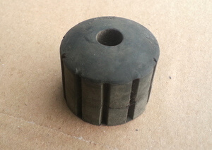 Honda CB 500 550 Four K0 K1 K2 K3 F1 F2 rubber grommet side cover