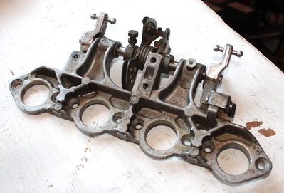 Vergaserbrcke Honda CB350Four CB400F gebraucht