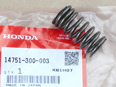 Spring Valve inner Honda CB750Four K1-K7+F1 new 