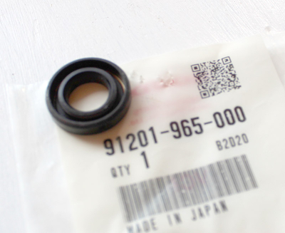 Oil Seal 12x22x5 clutch cover Honda CB650