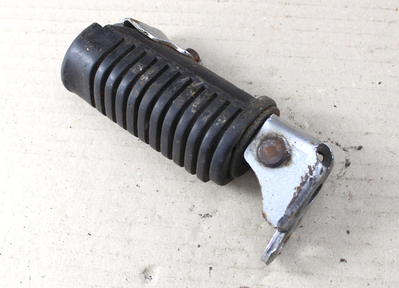 Front right footrest Honda CB750KZ used