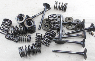 Set of Valves with attachments Honda CB400F used