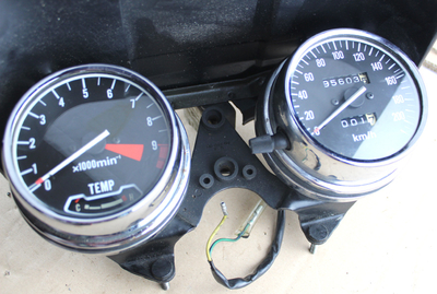Tachometer-speedometer unit Honda GL500-650 Silverwing with bracket used