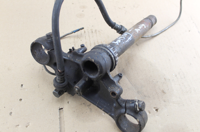 53200-323-020B	60,00 Lower fork bridge Honda CB500F used